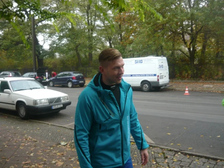 wikinger-schwerin_-_Berlin_Marathon_2014_-P1120214